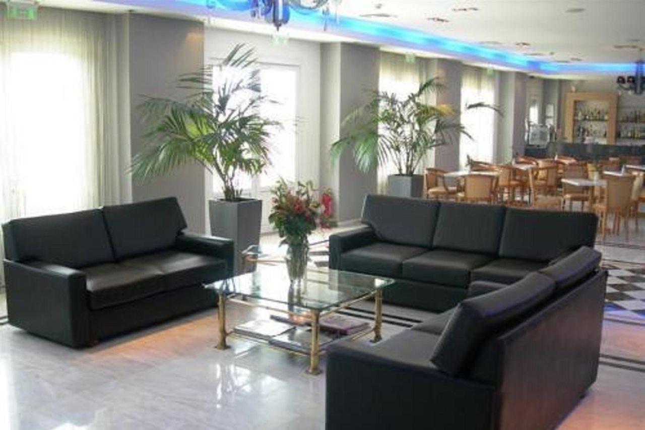 Hotel Alexandros Anchialos エクステリア 写真