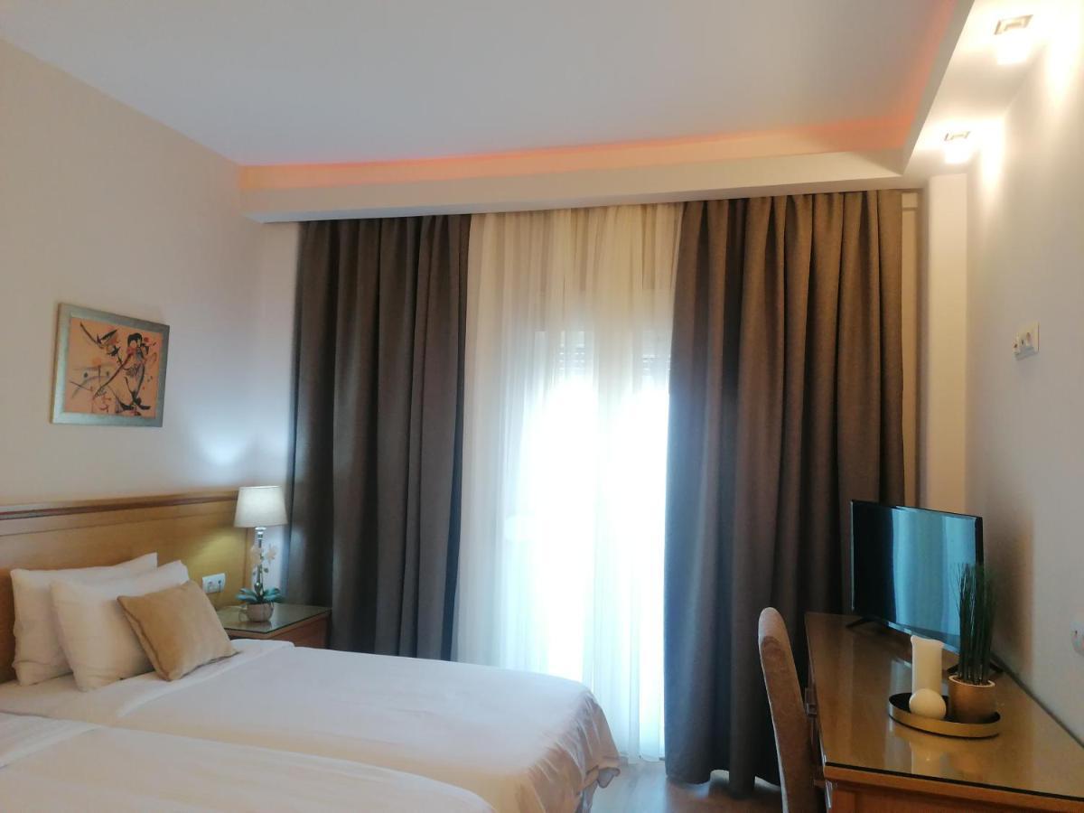 Hotel Alexandros Anchialos エクステリア 写真