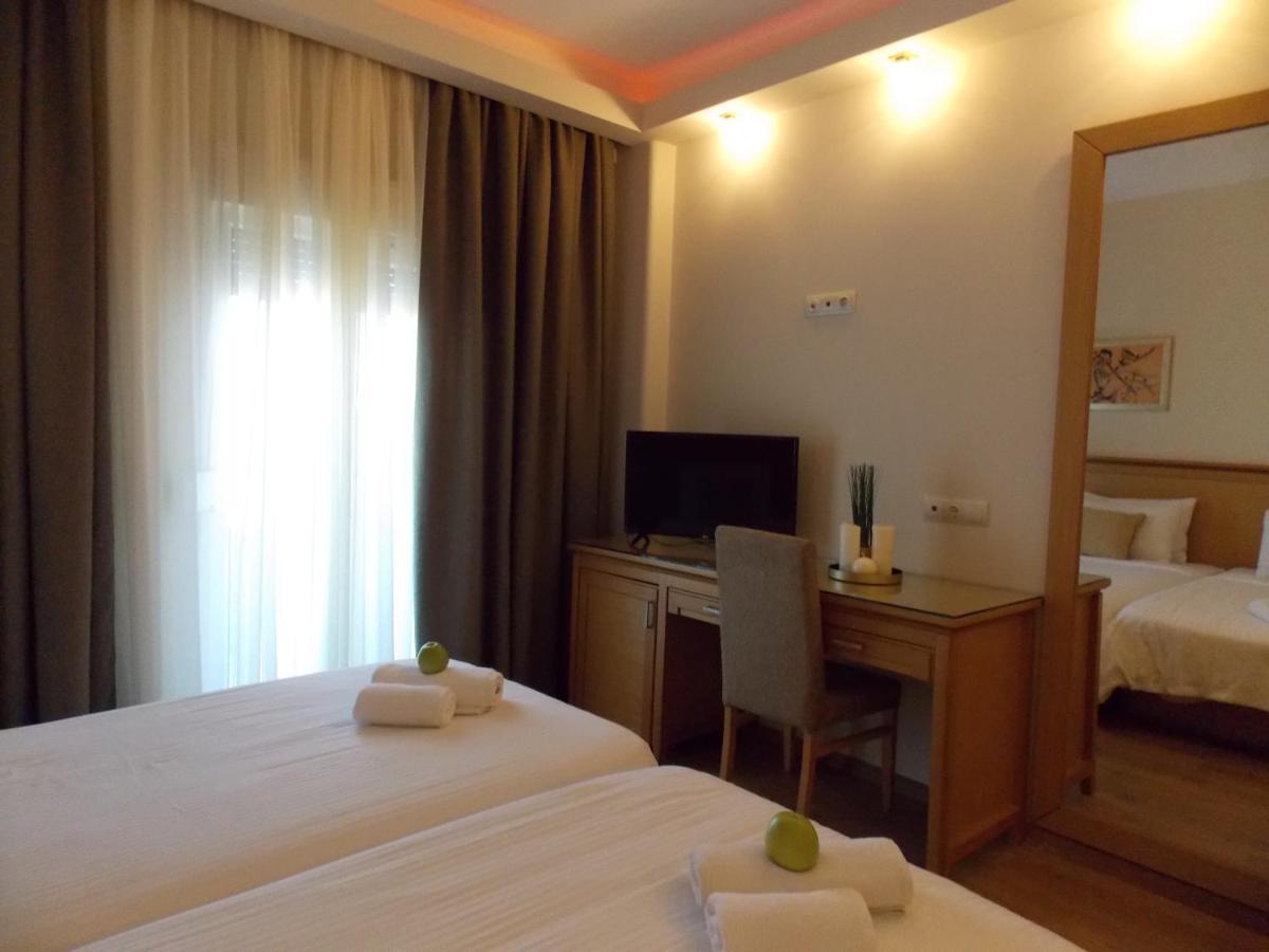 Hotel Alexandros Anchialos エクステリア 写真