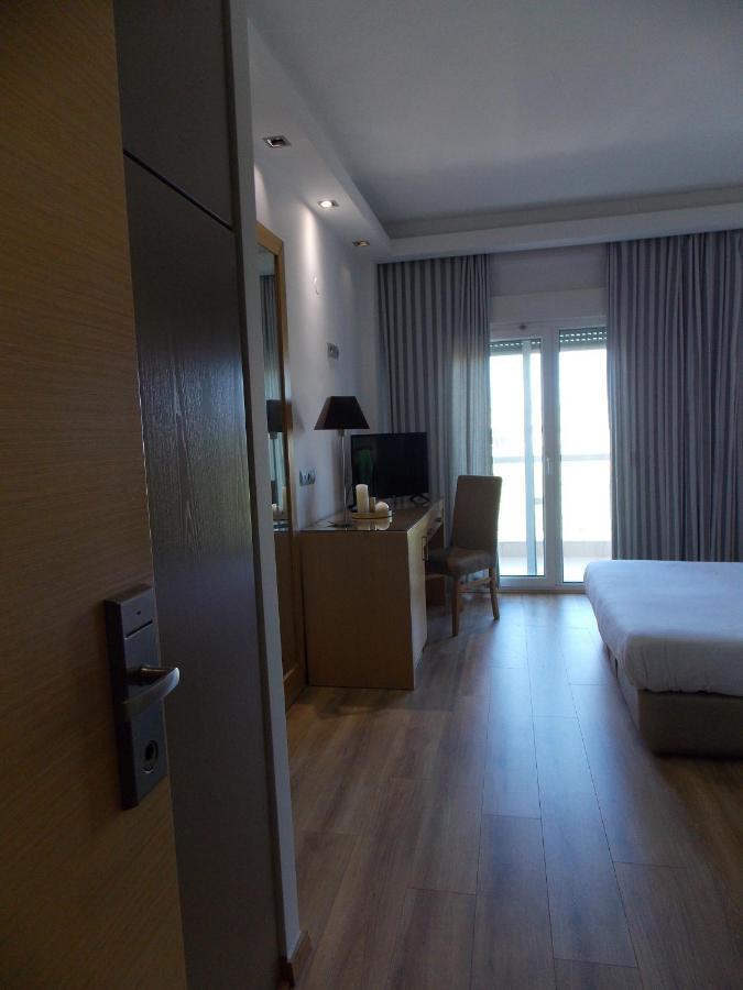 Hotel Alexandros Anchialos エクステリア 写真