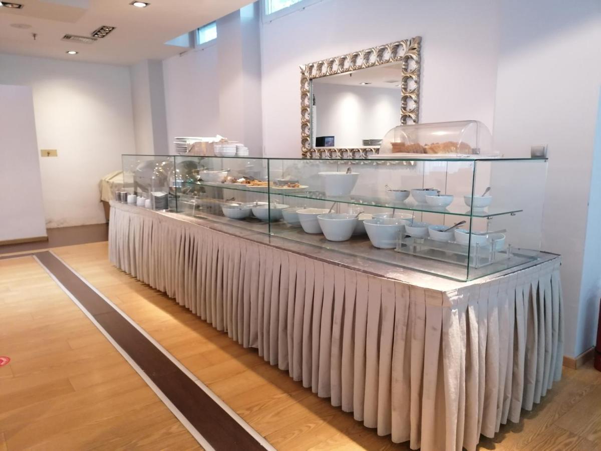 Hotel Alexandros Anchialos エクステリア 写真