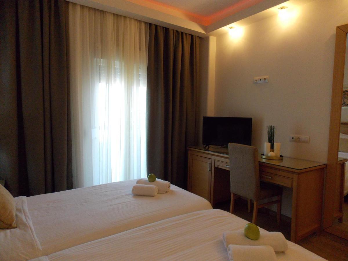 Hotel Alexandros Anchialos エクステリア 写真