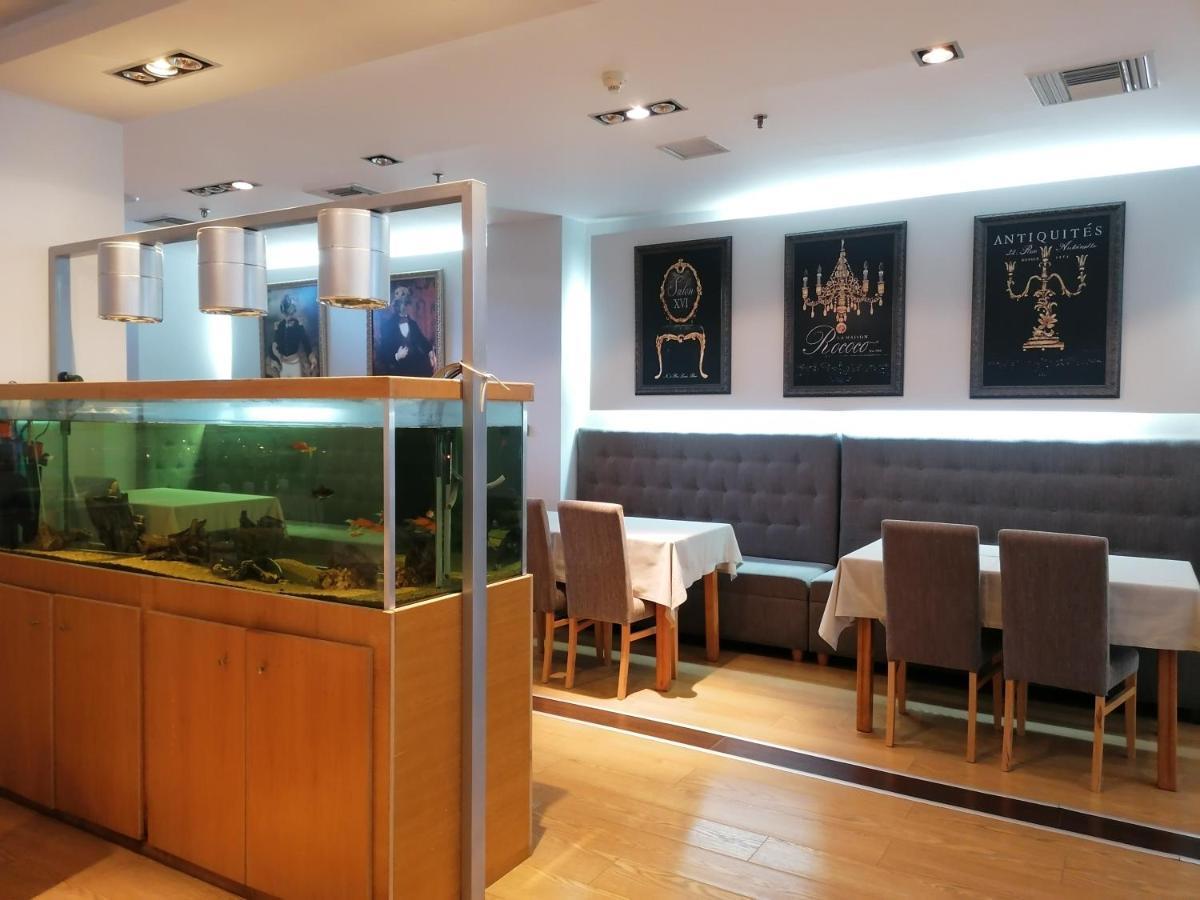 Hotel Alexandros Anchialos エクステリア 写真